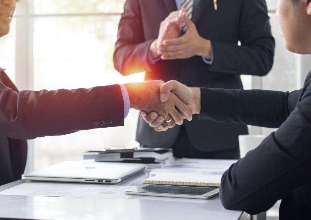 ベトナム進出における専門家・支援会社とのビジネス提携イメージ